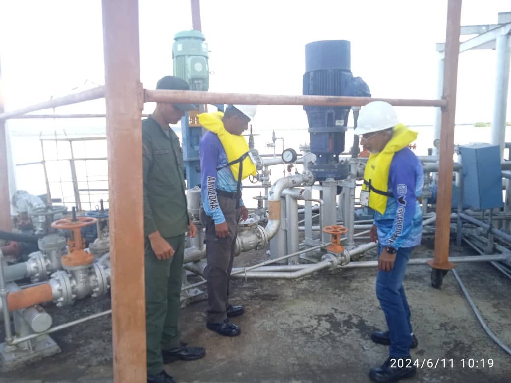 capiptoamazonas's tweet photo. #12Jun La División de Gestión Portuaria de @capiptoamazonas efectuó visita de inspección del Muelle SISOR PDVSA a fin de verificar la 1era Fase de los trabajos de mantenimiento estructural programados para esa instalación portuaria #ComprometidosConLaVenezuelaAzul 💙 https://t.co/WwtiWmFpHN