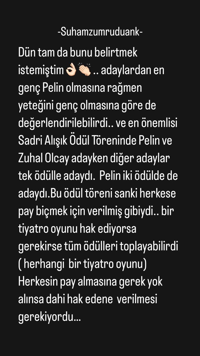 <a href="/baharca/">Bahar Çuhadar</a> hanımın yorumunu görünce çok hak verdim👏🏻👏🏻 kendisinin tiyatro eleştirmeni olarak tanıdığım için ayrıca dedikleri çok kıymetli.💙 sağdaki de benim yorumum ✋🏼 #PelinAbay