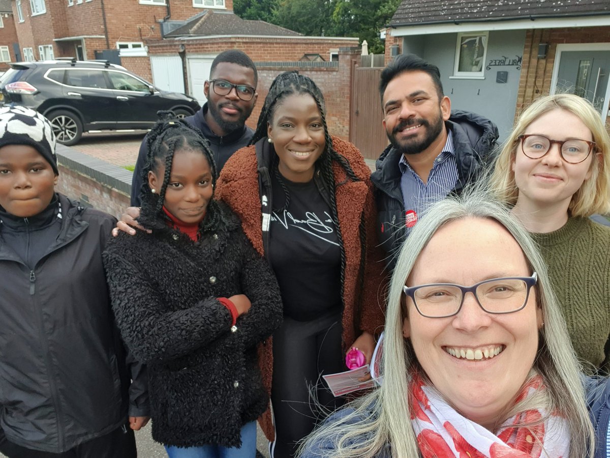 Great to be out chatting to voters the night before polls open in the Mottingham, Coldharbour and New Eltham by-election. The support on the doorstep has been fantastic.

🚨 Don't forget you'll need ID tomorrow to vote 🗳