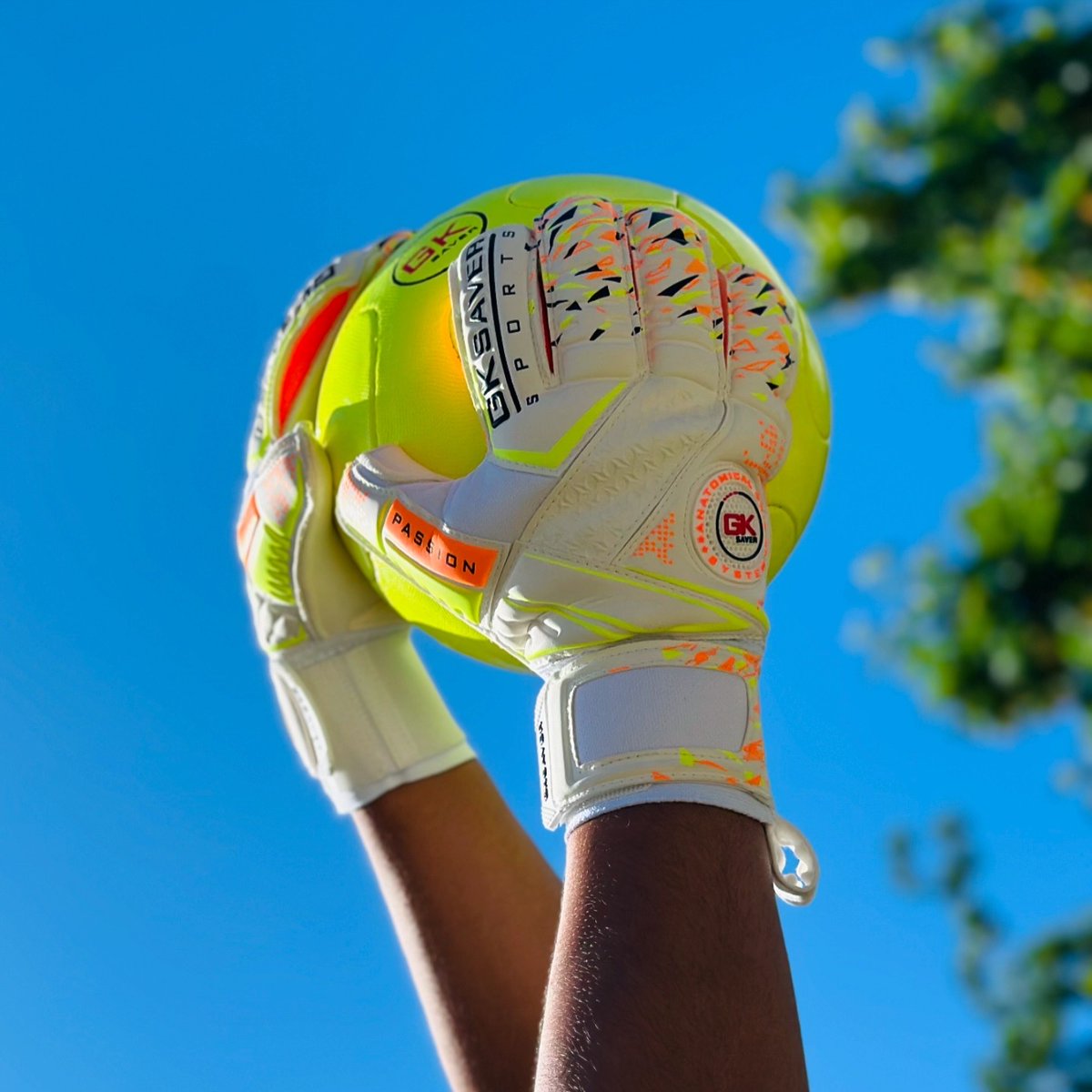 GKsaver's tweet photo. “Gear up and dominate the game with our high-performance GK Saver gloves! 🧤⚽️
https://t.co/0ITYAaXTO6
#PassionForSaving #GKSaverSports #GoalkeeperLife” https://t.co/QOpfsWAytX