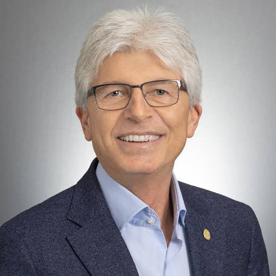 Could a Lab Accident Lead to Visionary Breakthroughs in Eye Surgery? What does <a href="/uci_bme/">UC Irvine BME</a> have to do with this? Find out here ⬇️

Invention to Impact: The Story of LASIK Eye Surgery engineering.uci.edu/news/2024/6/in…