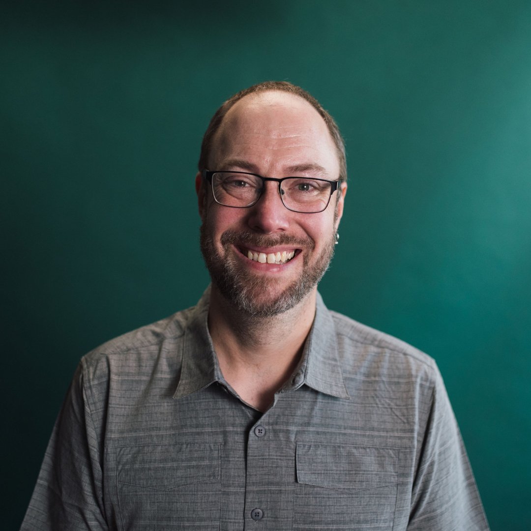 CanuckPlace's tweet image. Mike's daughter Roz, born with Trisomy 18, spent 29 precious days at Canuck Place, and today, Mike is sharing his perspective on fatherhood. #CanuckPlace #FathersDay

youtu.be/HmTRmJe-sdE