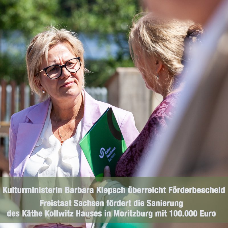 KollwitzHaus's tweet photo. Sanierung des Käthe Kollwitz Hauses in Moritzburg kann starten 

Das @smktsachsen fördert die Sanierung aus den sogenannten PMO-Mitteln mit 100.000 Euro. 
Mehr #KätheKollwitz auf Instagram: https://t.co/ClLAbgmjKz https://t.co/1EjViBJ8II