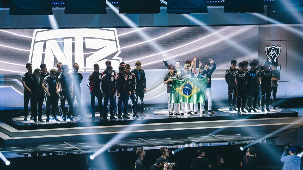 intrepido_gg's tweet image. Nunca deixaremos de sequer levantar a tag #INTZ, estavamos lá quando tudo era mato, só nós temos o EXODIA, só nós temos o PENTA, e por mais que alguns times encostem, nunca deixaremos de ser a maior vencedora, e mais emblemática do cblol. Isto é ser INTRÉPIDO! #FvckLCS #goINTZ