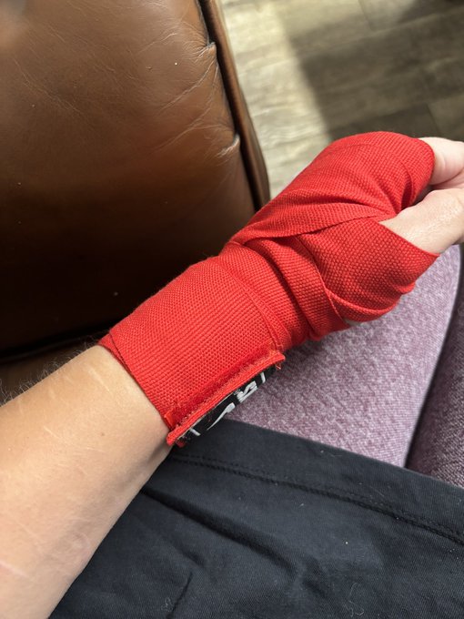 Loved getting back in the ring today 🥊 https://t.co/MAxrTw6b2q