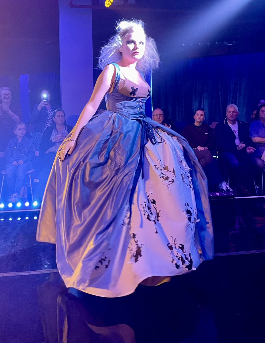 kristenharries tweet media