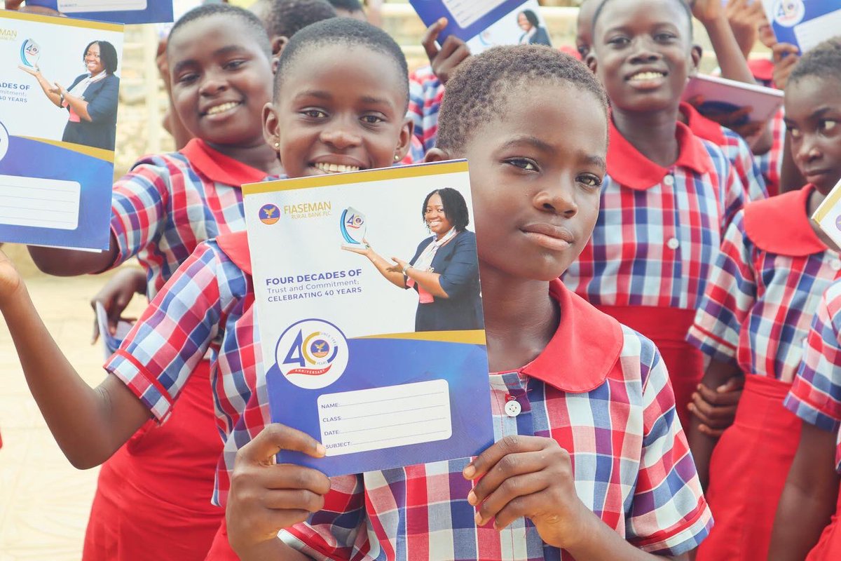 cocoa360_'s tweet photo. We are grateful to Fiaseman Rural Bank for their generous donation of learning materials to our girls in school as part of their 40th anniversary.

Your support is a testament to your commitment to empowering young minds and promoting education in rural communities. https://t.co/sXikiSUDTJ