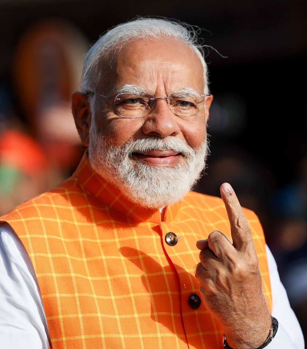 Rishipatil444's tweet image. Guys please comment below which one pic is AI generated 🙏🏻
#BREAKINGAIBARRIERS

@acer #AcerSwift14AI #Acer  #BreakingAIBarrier