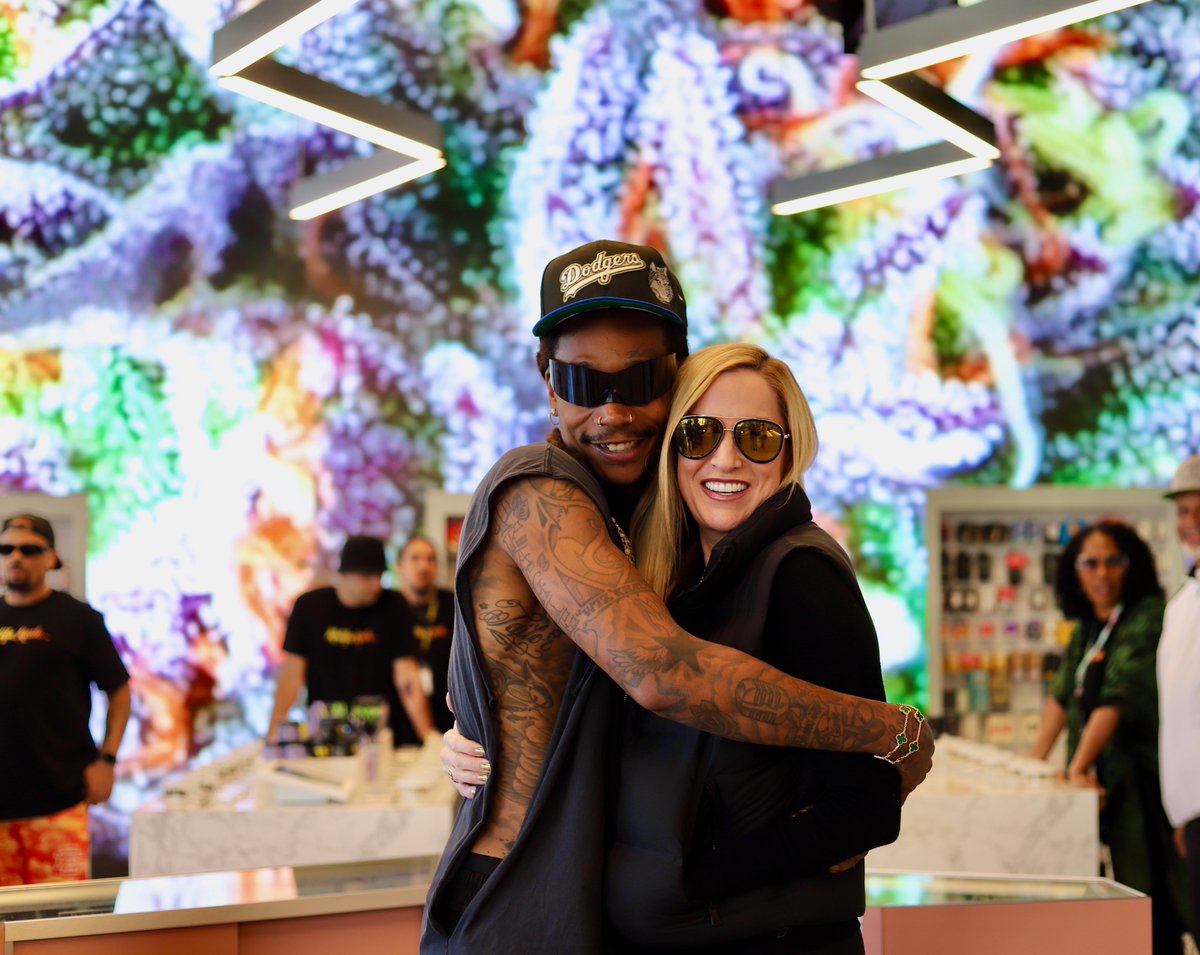 Goldflora_CA's tweet photo. Yesterday, Gold Flora celebrated the release of @khalifakush Baby Turtle across CA with the first sale and a M&amp;G with @wizkhalifa at Calma, continuing the event at the @ogcannabiscafe for an amazing launch day! 🐢
Thank you to @khalifakush, @ogcannabiscafe &amp; all who attended! https://t.co/k7wzROivE4