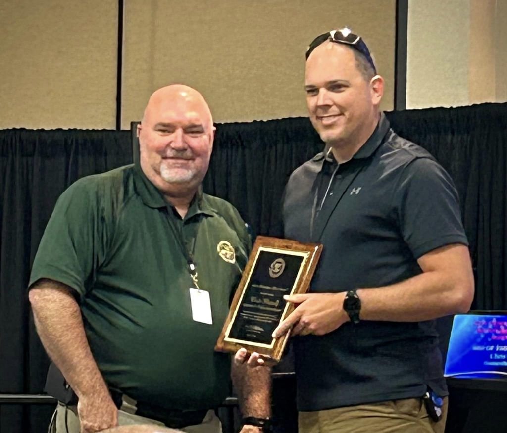 We are proud to announce that Officer Chris Metcalf was named the 2024 SRO of the Year by the Tennessee School Resource Officer's Association! Officer Metcalf serves at EastView Elementary School in Greeneville City Schools.
Congratulations!!! 🌟🏆👮🏼‍♂️