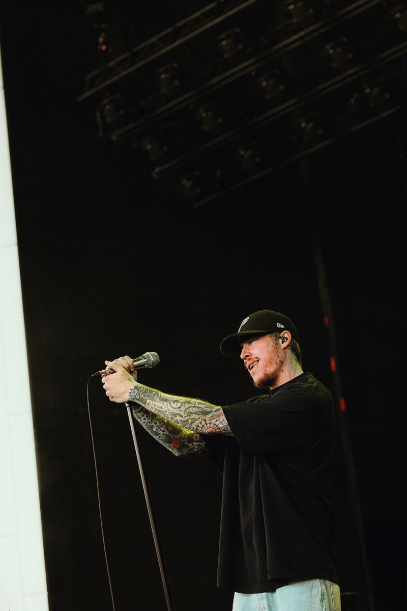 thestorysofarca's tweet photo. 9 days until the new record drops https://t.co/nd74EmpcNn
