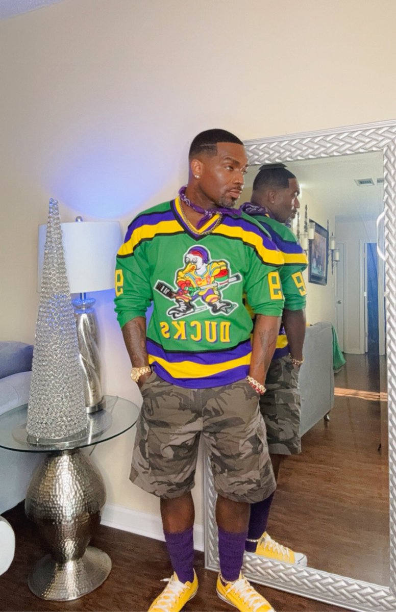 KINGMARQBEE's tweet photo. GRWM Chill Day. #fyp #viralvideo #albanygeorgia #atlanta #blackmen #blackmenwithstyle #mensfashion #mensgrooming #menstyle #hbcu #hbcugrad #mensfashiontips #menswear #menstyleguide #kappaalphapsi #WeekendVibes #airportoutfit #fashioninspo #OOTD #grwm #grwmroutine #groomingtips https://t.co/wxbXAWa4MK