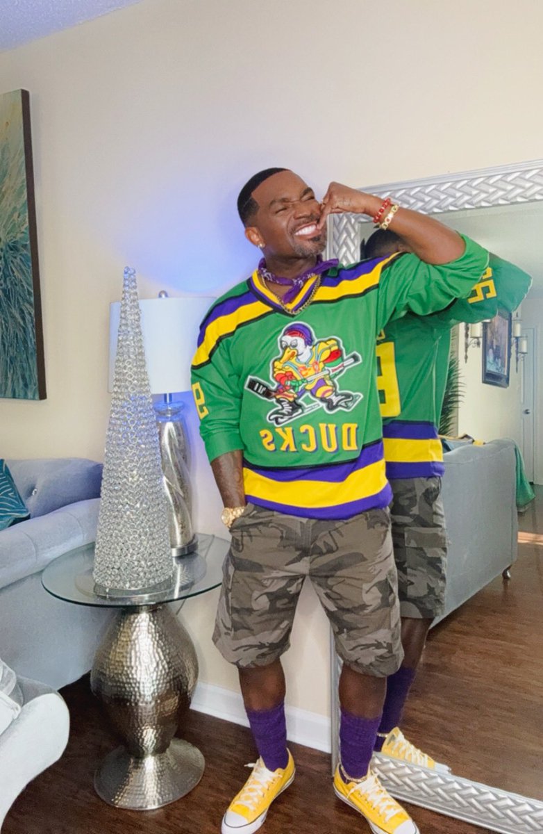 KINGMARQBEE's tweet photo. GRWM Chill Day. #fyp #viralvideo #albanygeorgia #atlanta #blackmen #blackmenwithstyle #mensfashion #mensgrooming #menstyle #hbcu #hbcugrad #mensfashiontips #menswear #menstyleguide #kappaalphapsi #WeekendVibes #airportoutfit #fashioninspo #OOTD #grwm #grwmroutine #groomingtips https://t.co/wxbXAWa4MK