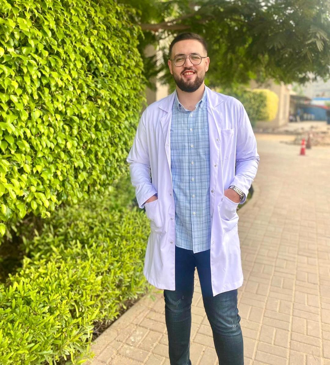HelpMeLiveUSA's tweet photo. Big thanks to Dr. Abdallah, nurse Jamal, and Dr. Mohammed for joining us!  Your strength &amp; dedication are inspiring.  #GazaMedicalPoint #Healthcare #Warzone #RapidResponse #Gaza_humanity_courage_patience_respect_strength_right_morals https://t.co/KdsXiPPbVR