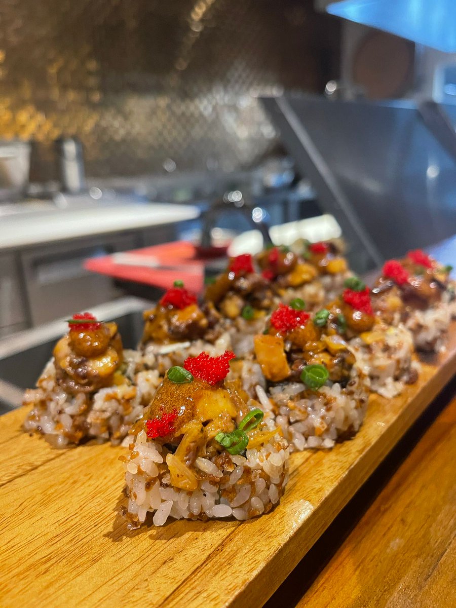 Mario88CCS's tweet photo. #sushiChef https://t.co/OReRBNU3cq