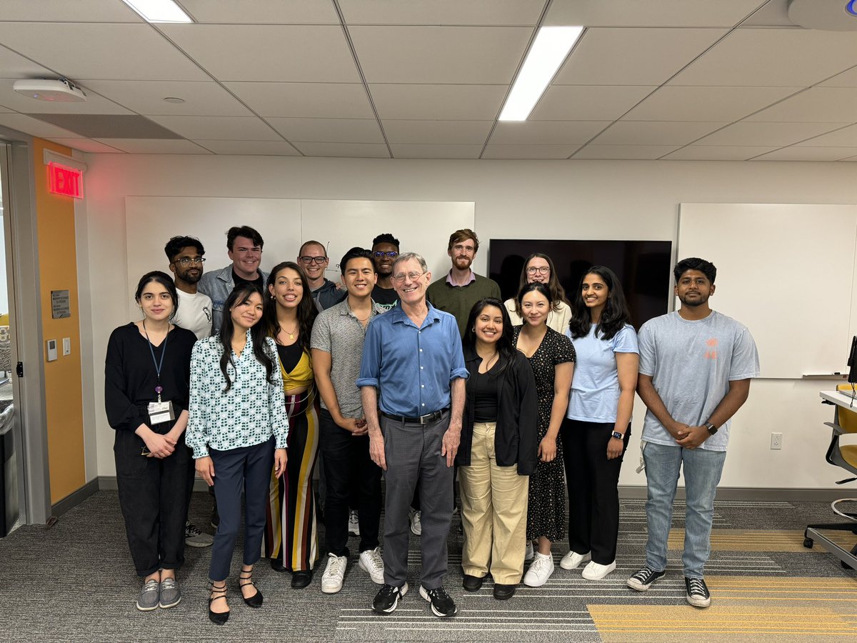 Here we are, the new <a href="/PittCMU_MSTP/">Pitt/CMU MSTP</a> cohort! We call ourselves the “House of Steinman.” Why? Because we are a family, of course! We’re a pretty great bunch: collegially, friendly, and collaborative. What more can your ask for from a science family. #Pitt #H2P #pittmed #doubledoc