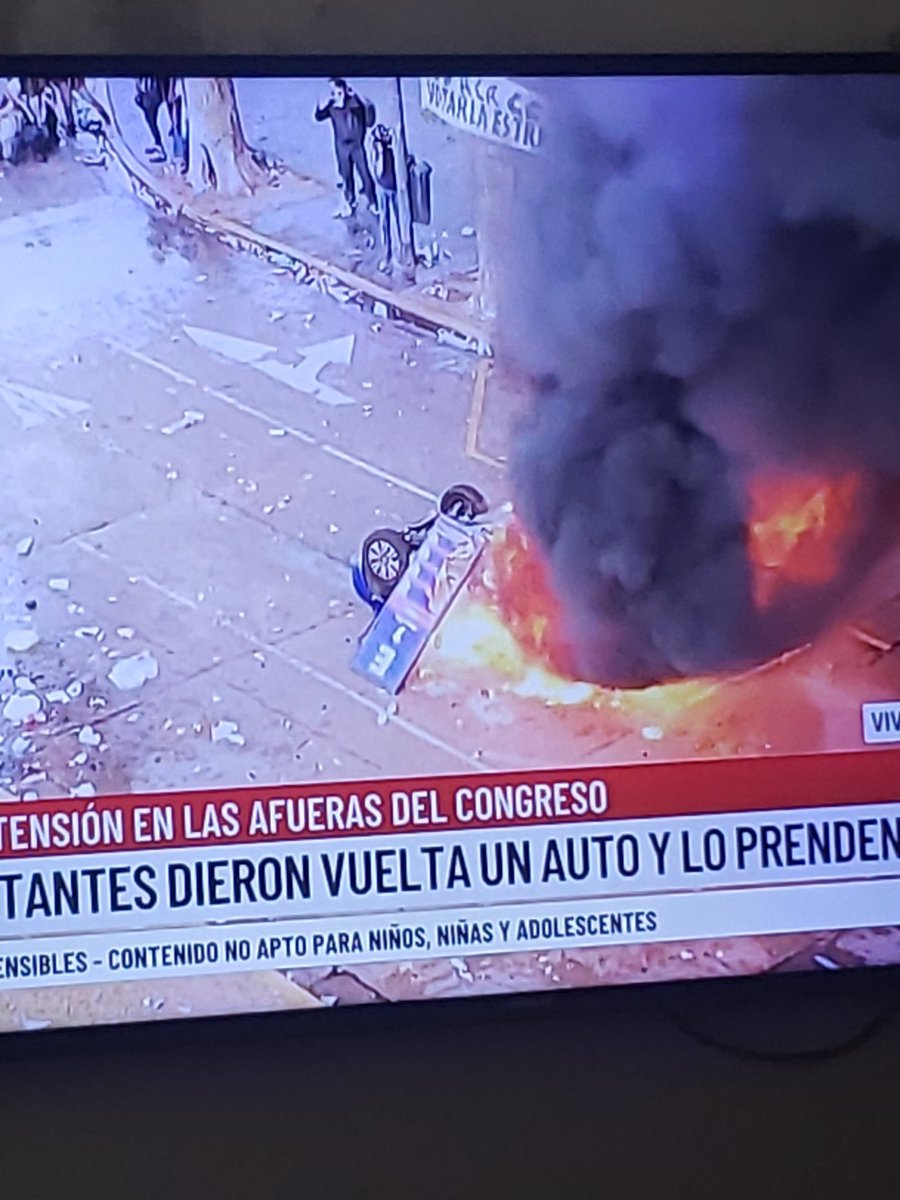 vamos presidente <a href="/JMilei/">Javier Milei</a>  esto tiene que cambiar !!!  ahora mas que nunca  a no aflojar !! 
vamos argentina