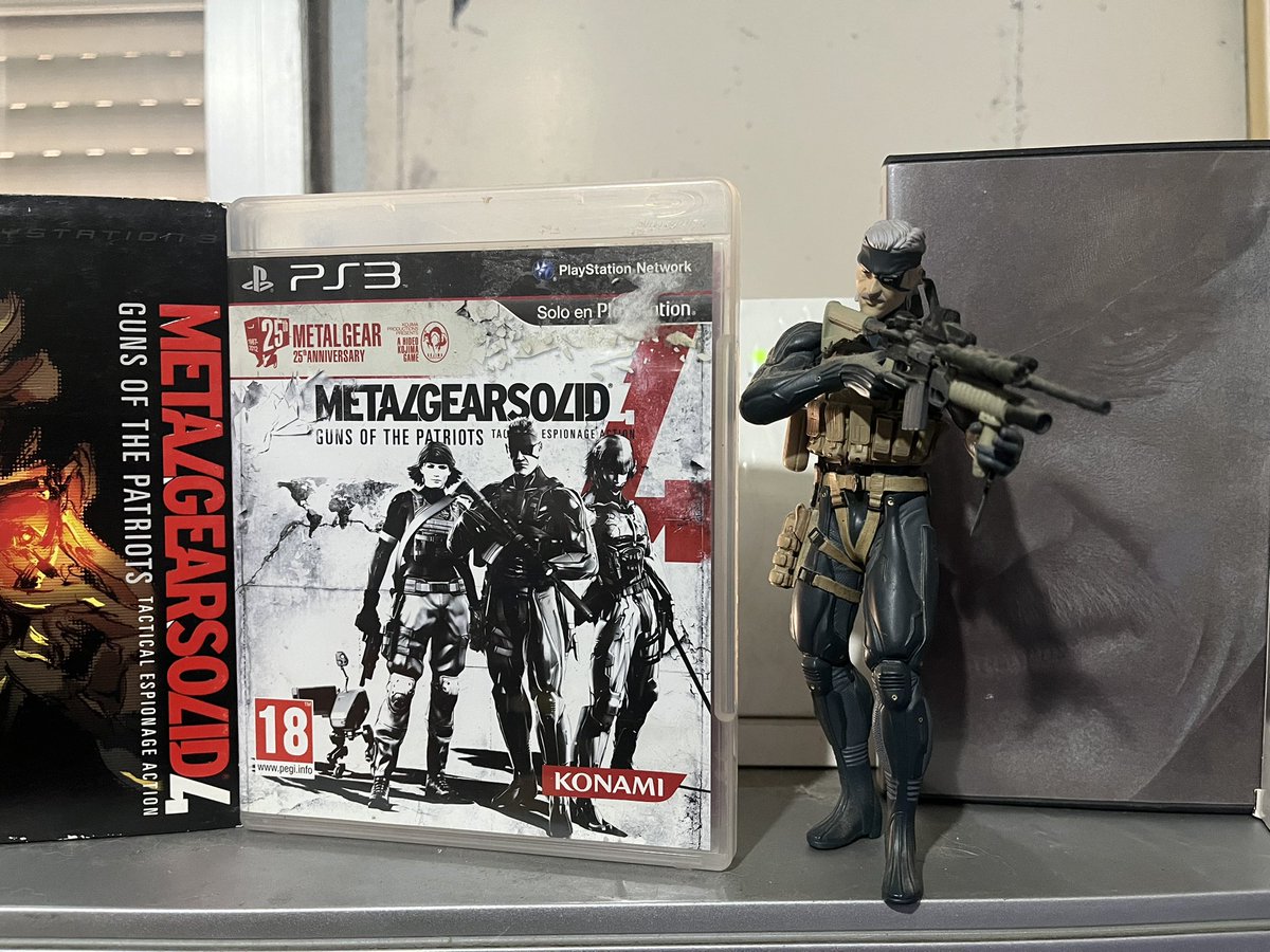 MrRavencloud's tweet photo. Solo nos queda esperar a que la #MetalGearCollection VOL.2 llegue a nuestras consolas actuales y podamos revivir como se merece el final de mi saga favorita de la historia como se merece!! https://t.co/r1zyiiuQ5q