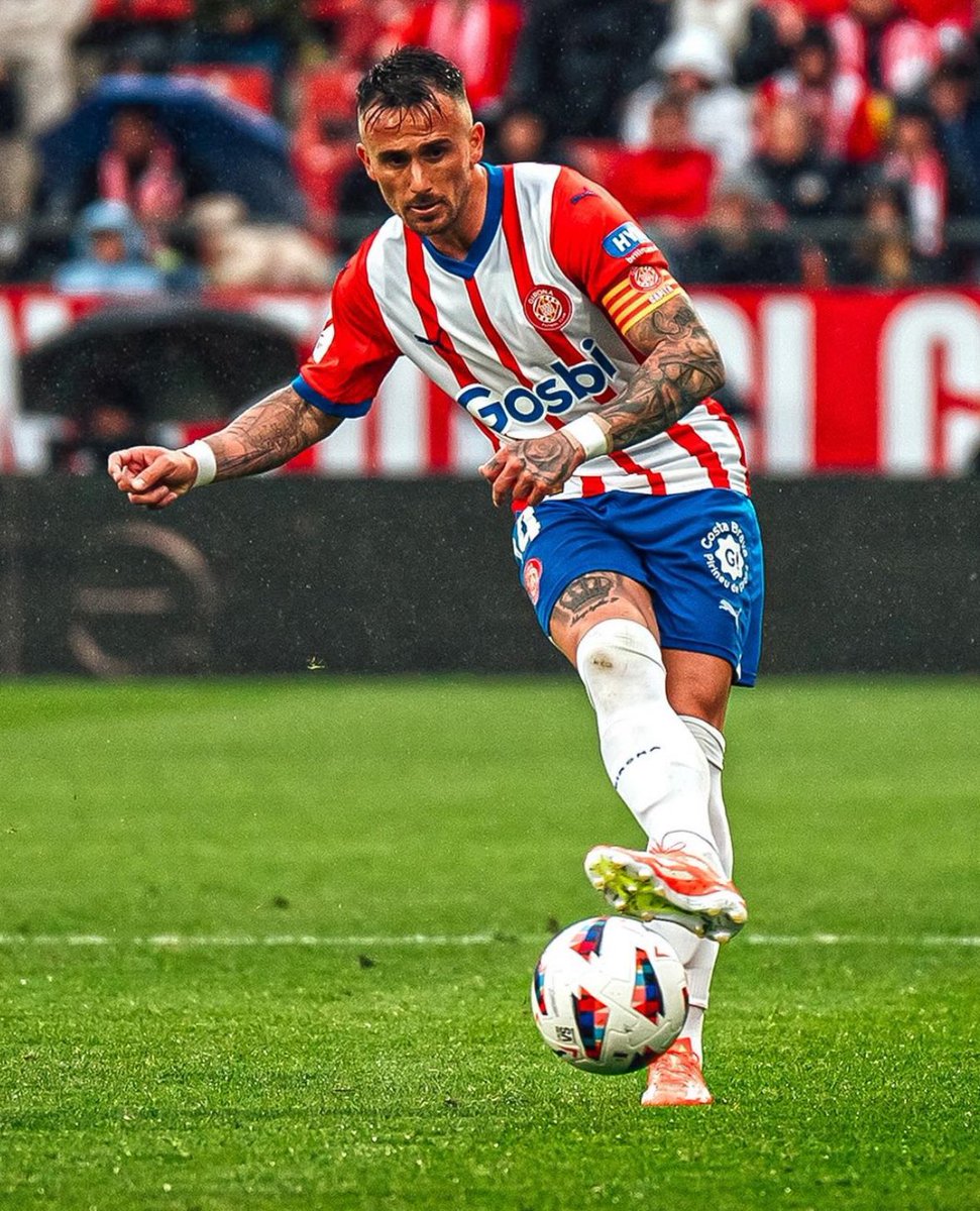 FabrizioRomano's tweet photo. 🔴⚫️🇩🇪 Bayer Leverkusen will pay €18m fixed fee to Girona for Aleix Garcia plus easy add-ons.

Girona expect to receive €20m package from this deal, agreed and set to be signed.

Here we go. 🇪🇸 https://t.co/M180rm2t8o
