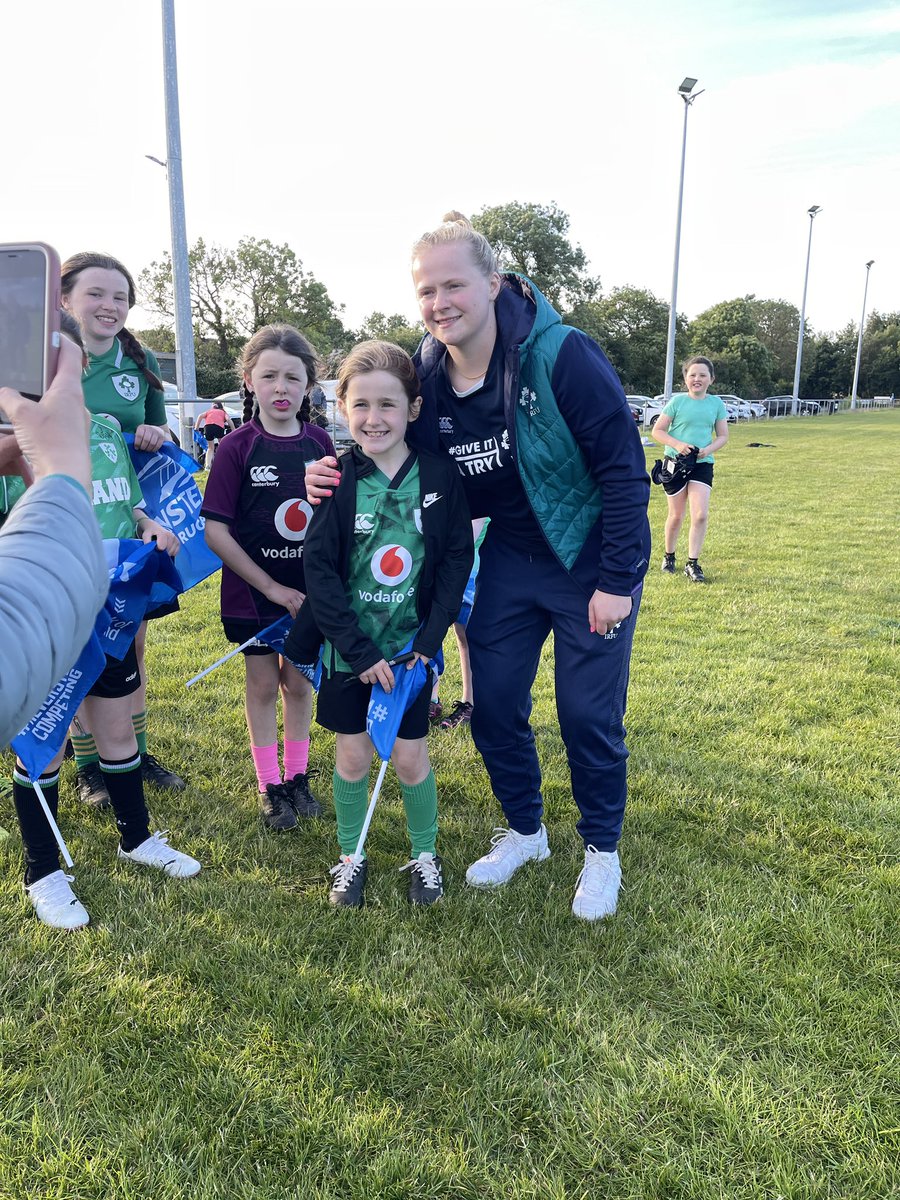 Louise_McCleery's tweet photo. An enormous thank you to Dannah O’Brien for surprising our @BalbrigganRFC Give It A Try girls on their final night of the programme!

“I’m never washing my jersey” 

@IrishRugby @canterburyNZ @leinsterrugby https://t.co/FSVvb0olPK