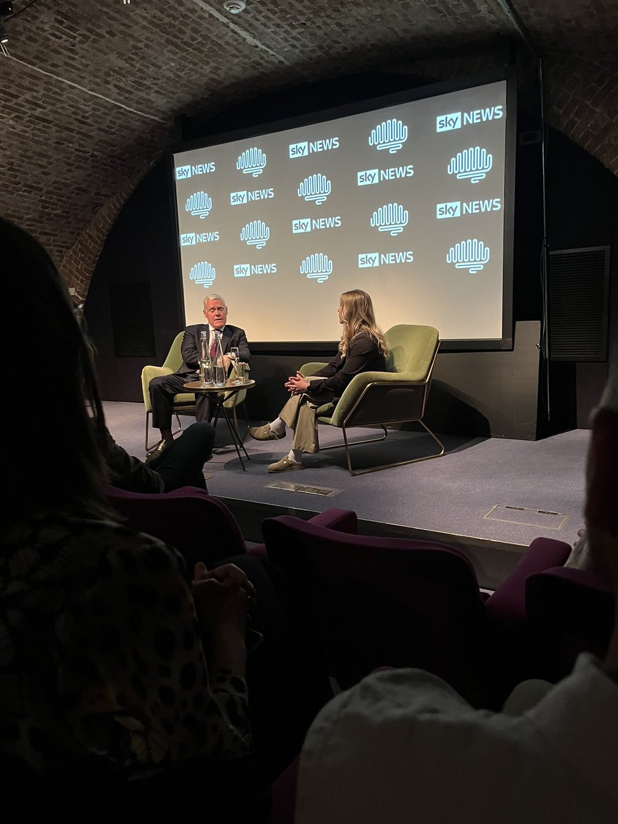 Fascinating insights and very entertaining behind the scenes stories in tonight’s Q&amp;A with @IanKingSky. Thanks for hosting such a great event Fight or Flight  #PR #NewsAgenda #StoryTelling