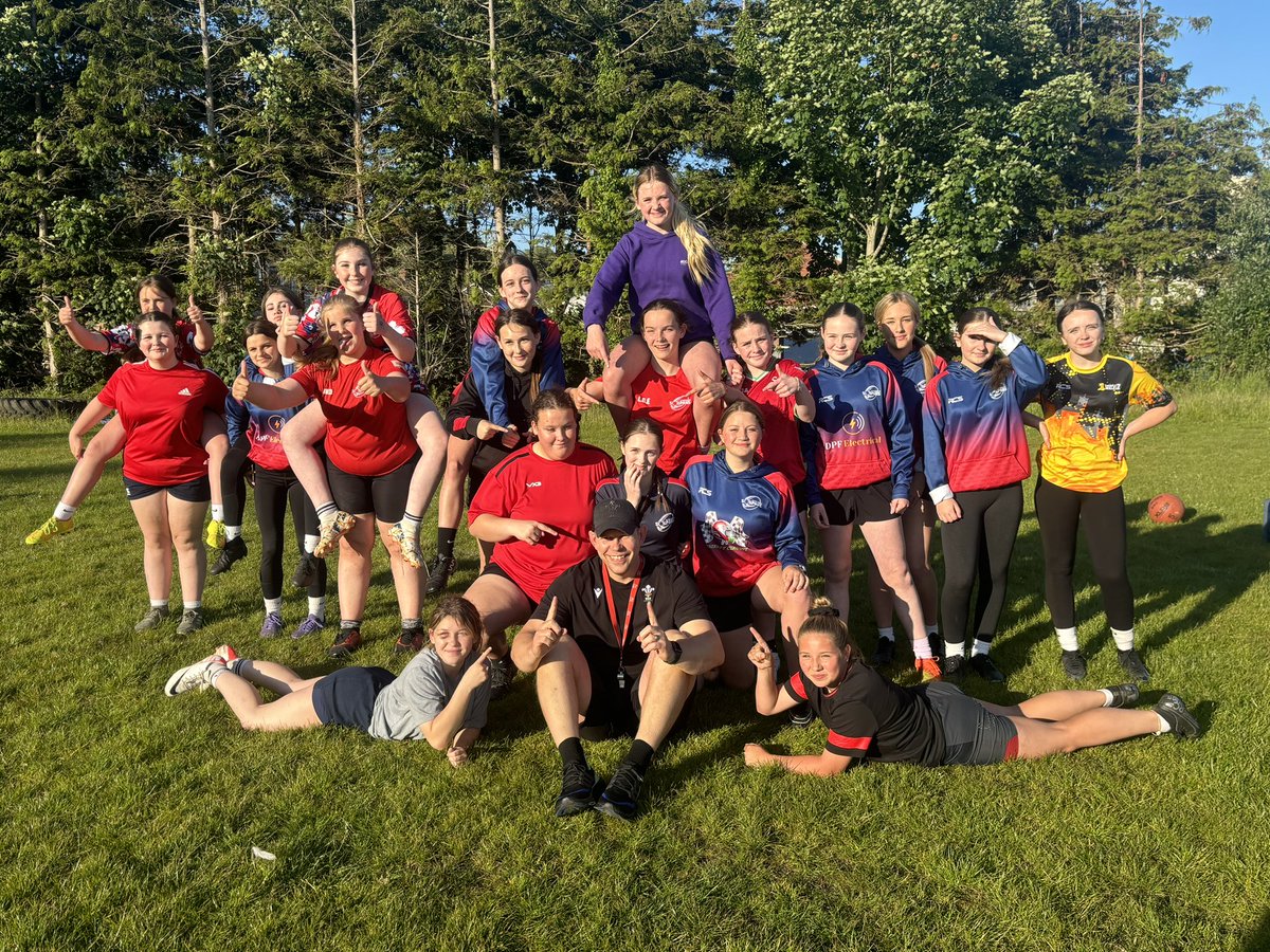 Jonathan Griffiths (@jonnygriff10) on Twitter photo A great CPD delivered by Ioan Cunningham this evening- 18 coaches up-skilled and taking away great learning. 
Thanks to <a href="/StradeySospans/">Stradey Sospans Rugby Hub</a> U14s for taking part & to Ioan for his time & expertise 👏 
<a href="/aledparry/">Aled Parry WRU 🏴</a> <a href="/WRU_Scarlets/">WRU/SCARLETS - UN CYMUNED</a> <a href="/WRU_Community/">WRU Community - Wrth galon y genedl</a> <a href="/CymunedScarlets/">Scarlets Community Foundation</a> A great CPD delivered by Ioan Cunningham this evening- 18 coaches up-skilled and taking away great learning. 
Thanks to <a href="/StradeySospans/">Stradey Sospans Rugby Hub</a> U14s for taking part & to Ioan for his time & expertise 👏 
<a href="/aledparry/">Aled Parry WRU 🏴</a> <a href="/WRU_Scarlets/">WRU/SCARLETS - UN CYMUNED</a> <a href="/WRU_Community/">WRU Community - Wrth galon y genedl</a> <a href="/CymunedScarlets/">Scarlets Community Foundation</a>