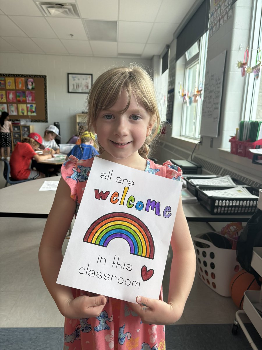 Off we go on our Rainbow Walk! What a perfect end to this beautiful day! 🌈 <a href="/AdmiralsAcad_NL/">Admiral’s Academy Navigators 🏳️‍🌈</a>