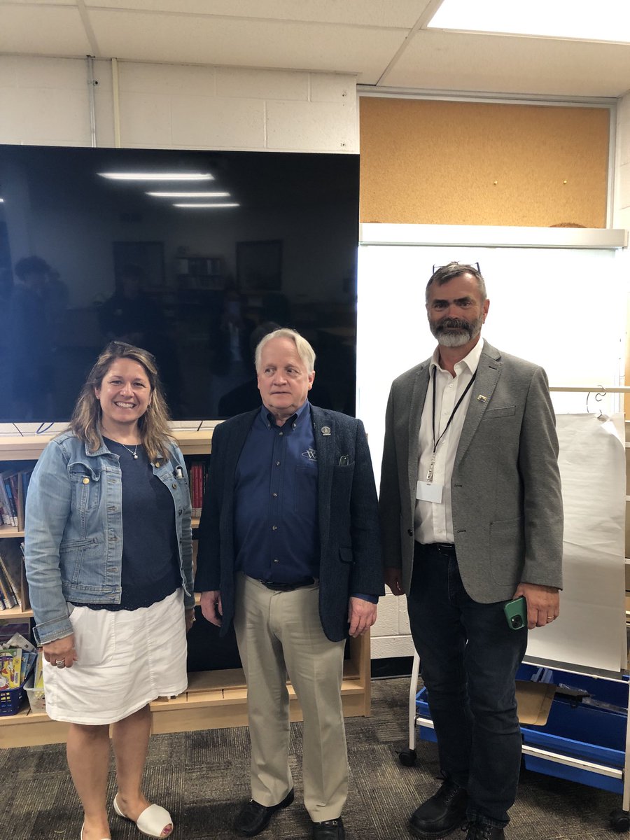 Connecting with community partners by inviting them in to listen to student voice re: sustainability recommendations for our community. Thank you Mayor White, Trustee/Chair Mesenbrink and Trustee Edwards for attending!