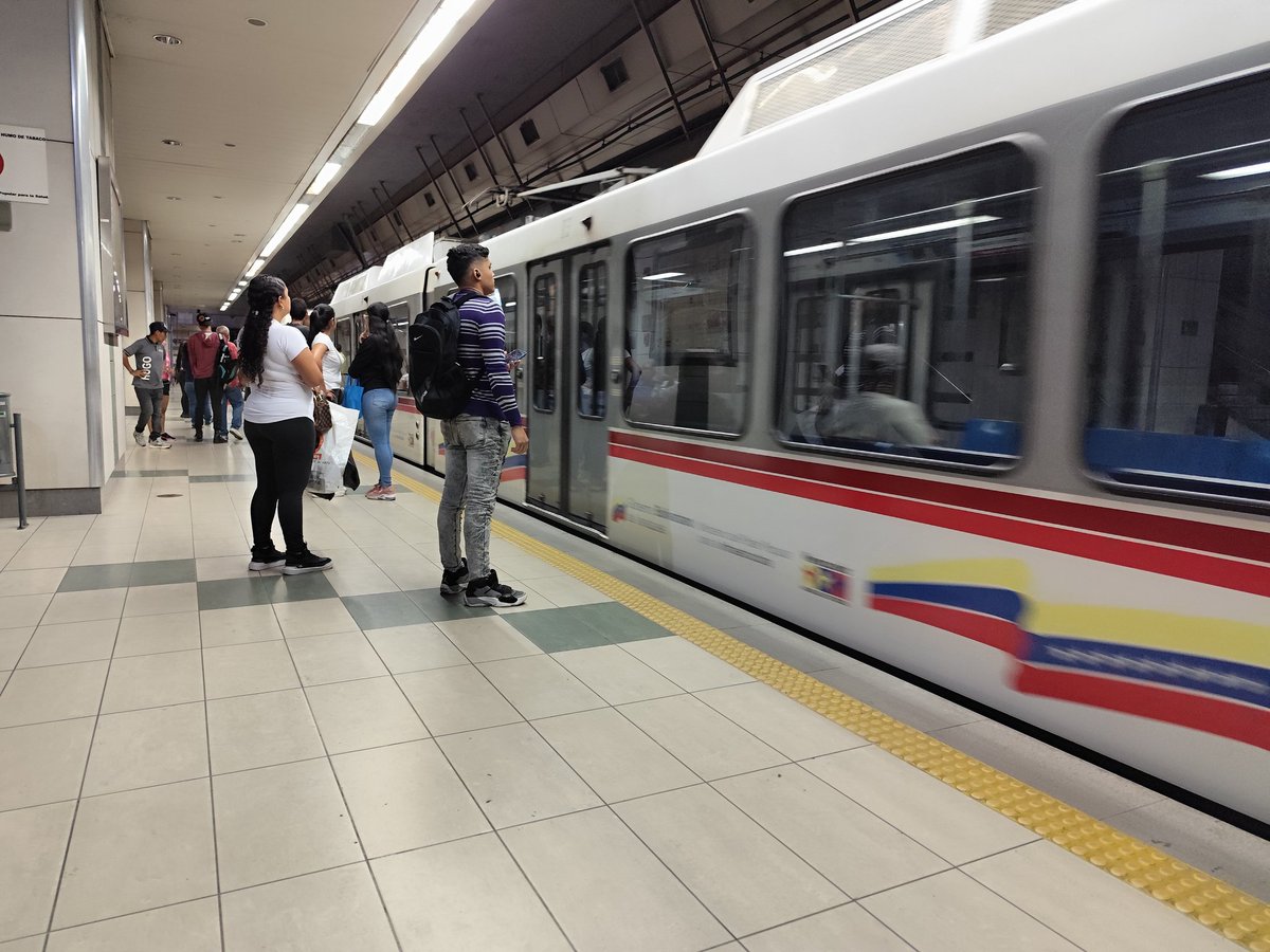 METRO DE VALENCIA tweet media