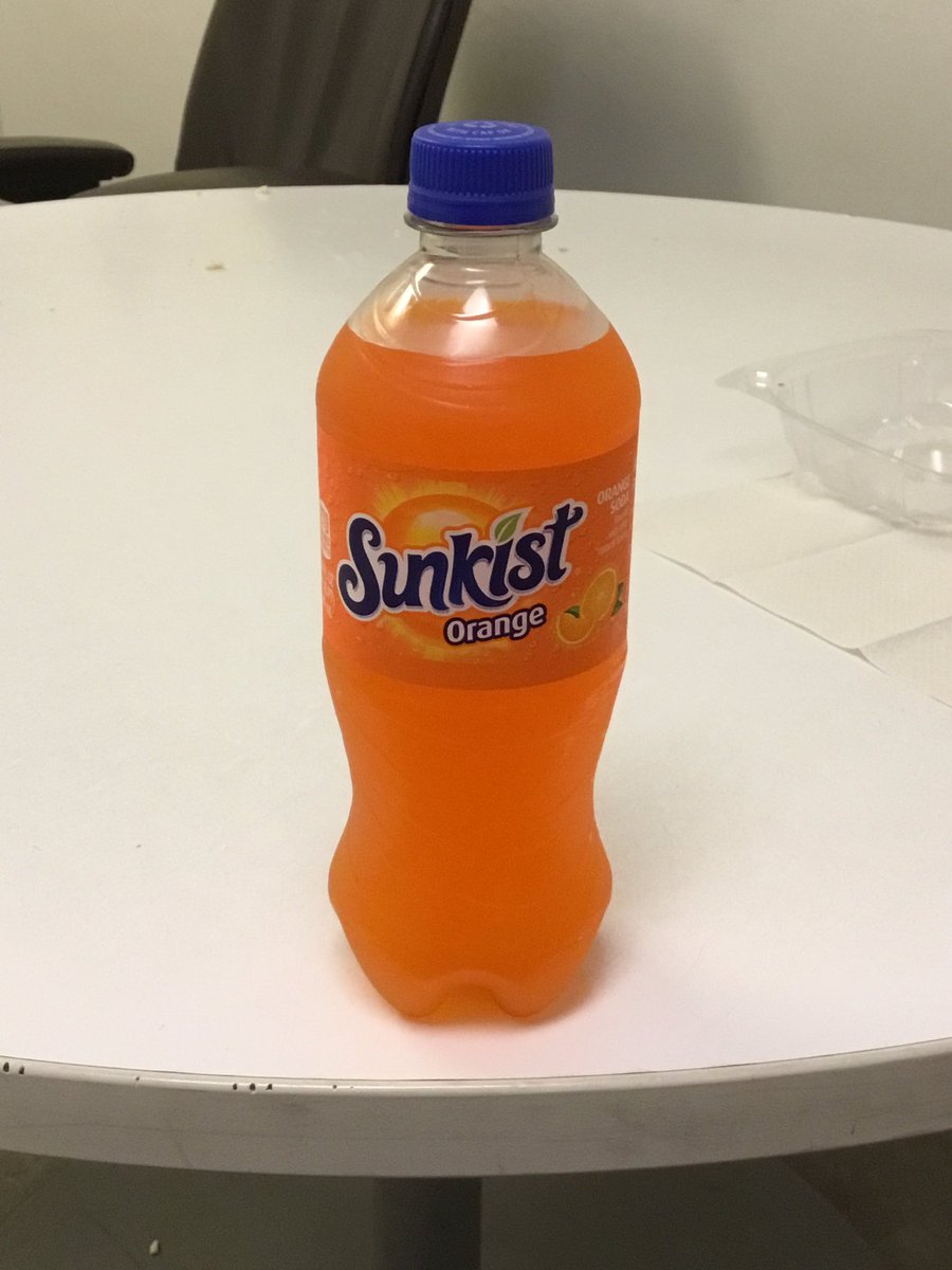 JohnMaring2's tweet image. Hey, @AlexaNFarrell ! U Thirsty? @SunkistSoda #OrangeSoda 🧡🥤🧡 #OrangePants 🧡👖🧡 #GarfieldPants 🧡😻🖤 #NicePants 🧡👖🧡 #AlexaNFarrell