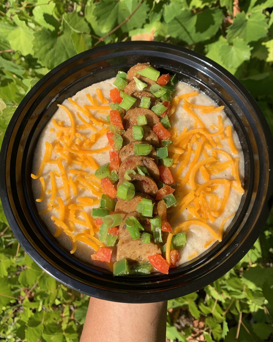 SelectiveSnacks's tweet photo. this or that ⬅️➡️

food poll: vegan breakfast edition 🌱

cheese grits w/ sausage or stuffed croissant https://t.co/uSteDPN4xp