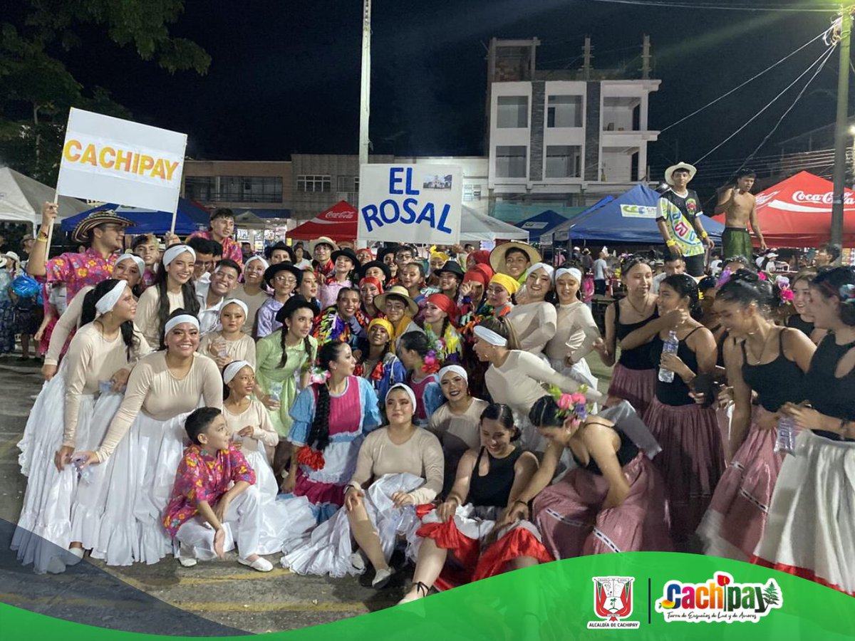 alcachipay's tweet photo. #FestivaldeDanzas #Feriasyfiestas #Anolaima #Vianí |
La Escuela de Formación en Folclor 'Tierra Danzante', presente en el marco del Festival de Danzas de las Ferias y Fiestas en el municipio de Vianí, y Anolaima, acompañados de la Escuela de Formación de Danza Urbana 'Flow Dance. https://t.co/RNQNHtDVg6
