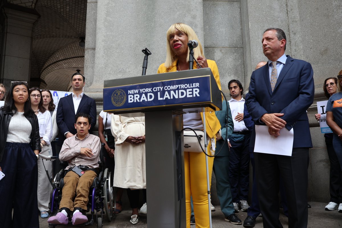 NYCComptroller's tweet photo. Today, alongside a broad coalition, my office announced that we are exploring all legal avenues to resume NYC’s congestion pricing plan. 

Governor Hochul's pause threatens @MTA funding and the quality of life of all New Yorkers. Moving forward is essential for a brighter future. https://t.co/S34i8songs