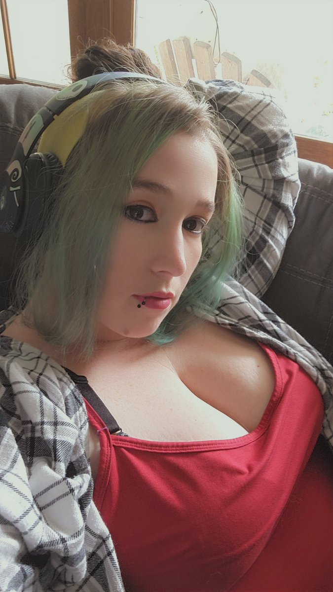 Bigbouncingboo1's tweet photo. Meah #bbw #bored #camgirl #Onlyfan #Chubby #booty #onlyfansgirl #biteme https://t.co/KmnFfd67xd