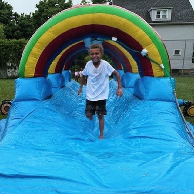 Rcsd34's tweet image. It may have been a gloomy day, but these SMILES were worth it! Yesterday, our #34 tigers who met their end of the year iReady goals were able to celebrate on a water slide! We are so proud of all the hard work these students put in this year!🛝🐾 #goalgetters #engagedlearning