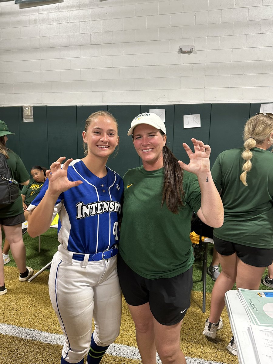 RaelynRich55's tweet photo. What an amazing two days of camp at Baylor after a busy weekend in Jersey!! Can’t  wait to continue to improve and show my skills. https://t.co/Tf24HMgUiW
