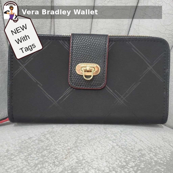 ConsignmentCAT's tweet image. 🌸 Elevate your style with the NEW Vera Bradley Nylon Checkbook Organizer Wallet! 👜 Perfect blend of elegance and functionality. Grab yours for only $29.99 and keep your essentials organized. Don't miss out! #VeraBradley #FashionFinds #WalletGameStrong 💖✨

Shop now! 🛍️