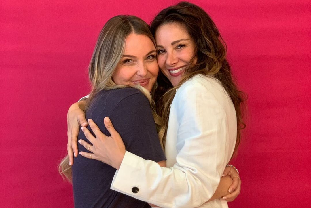 SpampSource's tweet photo. 📸| @DreamitCon via Instagram
"#FRR3 🔥 Thank you to the incredible @greysabc and @station19 casts for joining us again this weekend at the #FirstRespondersReunion 3 convention in Paris to celebrate these amazing shows."
@spampistefania
#Station19 https://t.co/BibyssVAs5