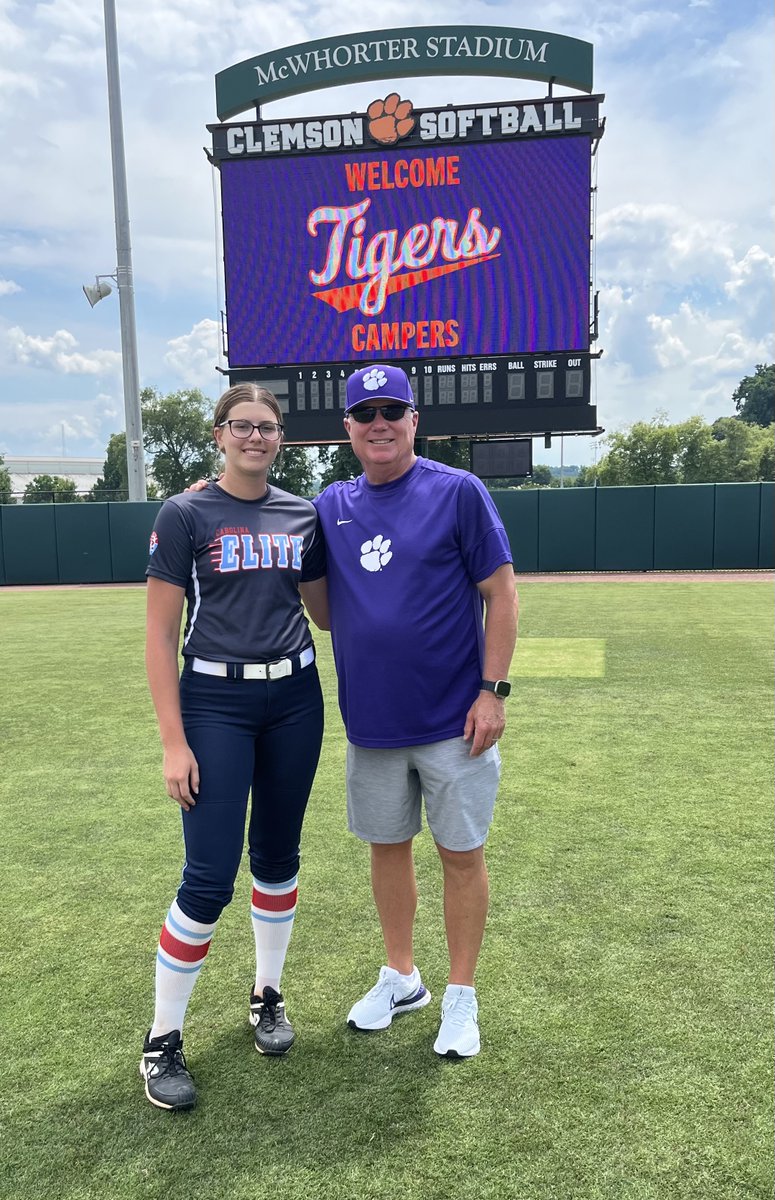 KirstenGoldham5's tweet photo. Enjoyed my past three days at the @clemsonsoftball camp. Thank you @rittmanjohn, @ClemsonCoachKJ and @cbreault12 for a great camp. Can't wait to come back! @ClemsonUniv  @ClemsonTigers #softballpitcher @EliteSC14UNtnl  #BeElite https://t.co/I5Pa4lTSah