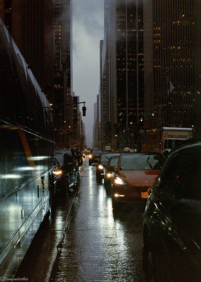 viewfinderthis's tweet photo. NYC on 🎞️ https://t.co/qRMBjqfNfA