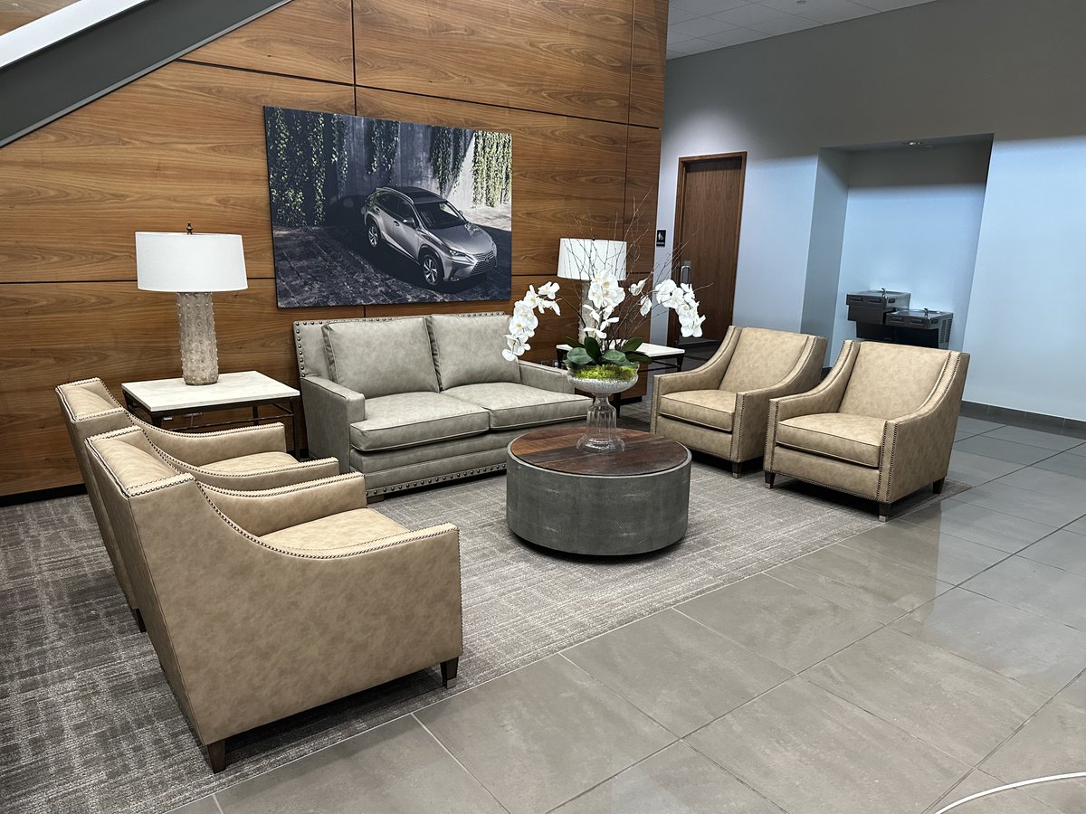 li_tx's tweet photo. Bernhardt Hospitality crafts fully custom and inline furnishings. The loveseat and lounge chairs feature clean lines offset by luxurious cushions and elegant ornamentation for a sophisticated modern look.
Contact us to learn more!  #BernhardtDesign
Project: @LexusOfLakeway https://t.co/rNgqe8KFoY