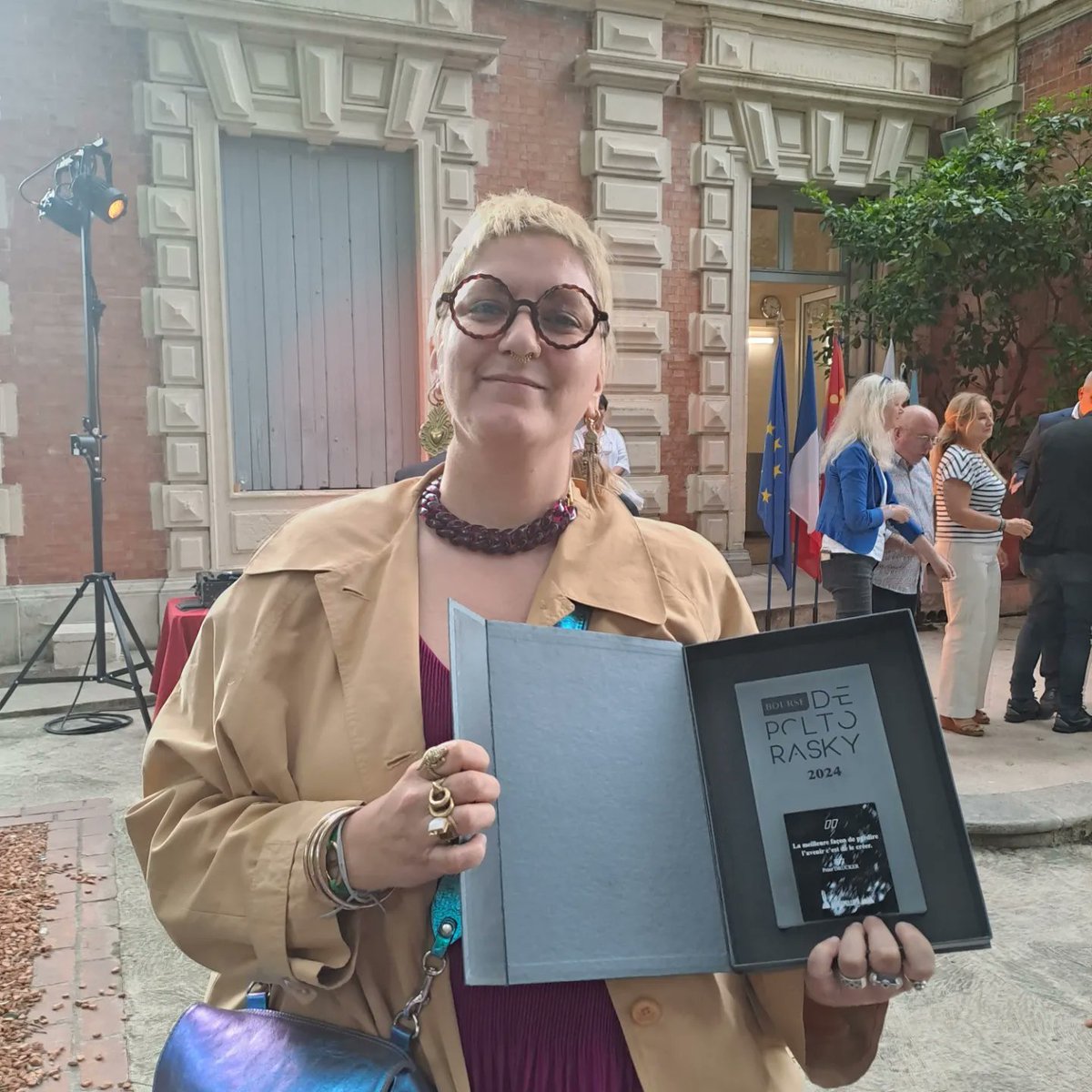 Mélanie Jaoul (@melaniejaoul) on Twitter photo Merci à <a href="/FierteMtpPride/">Fierté Montpellier Pride</a> d'organiser la marche des fiertés depuis 30 ans et merci pour l'attribution de la bourse de Poltorasky à l'AATDS. Cette bourse est importante et me touche parce que les TDS sont au carrefour des discriminations et que le stigma tue. Merci à <a href="/FierteMtpPride/">Fierté Montpellier Pride</a> d'organiser la marche des fiertés depuis 30 ans et merci pour l'attribution de la bourse de Poltorasky à l'AATDS. Cette bourse est importante et me touche parce que les TDS sont au carrefour des discriminations et que le stigma tue.