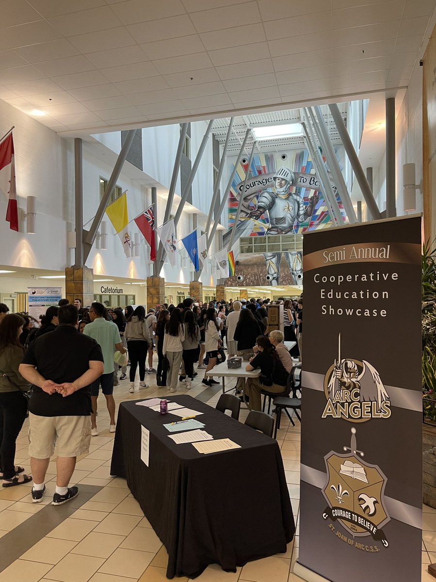 StudentSja's tweet photo. What a great day for @sja_mississauga @SJACo_op ! The Co-op Showcase was an excellent presentation of a variety of pathways and Ss did a great job of sharing experiences with peers, incoming arc angels visiting today, &amp; parents interested in learning more about @DpExperiential ! https://t.co/JhGcyX9IlF