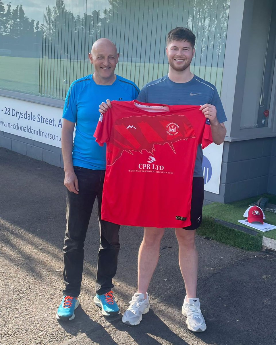 NEW SIGNING ✍️🏻 | Sauchie Juniors are delighted to announce the signing of Ciaren Chalmers from Cowdenbeath. 

Manager Fraser Duncan spoke to us on completing the transfer, "Ciaren is a player we have tracked for a few years now and to finally get him in is superb."