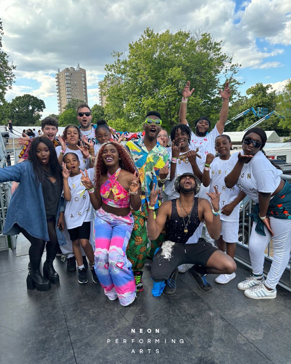 The vibes were IMMACULATE at #LambethCountryShow ✨@brixchamber thank you for bringing us all together to create so much energy onstage! 
#brixchamber #brixton #southlondon #illuminatingopportunities #neonperformingarts