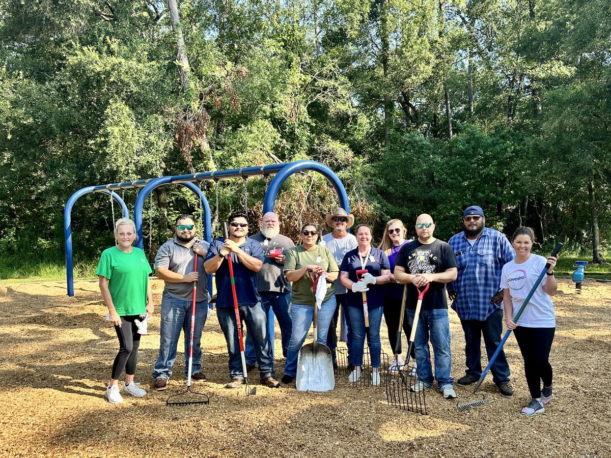 CovestroBaytown's tweet photo. A group of dedicated employees helped brighten the community by spending their morning laying fresh mulch on the playscape at our “spot”, Hollaway Park, as part of our two-year commitment with the @CityofBaytown’s Adopt-a-Spot program. #CovestroCares #MakeTheWorldABrighterPlace https://t.co/a0NkCIWrrW