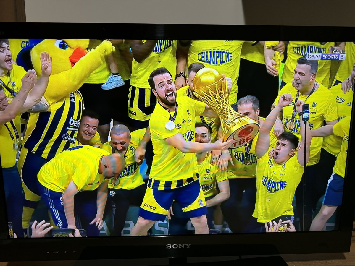 pinga41's tweet image. Parti demişken …