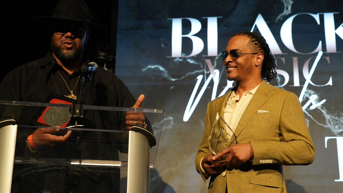 Tip's tweet photo. Much luv to the #BlackMusicMoguls honoring me with the Icon Award at Sunday’s annual brunch around my family and peers. This one’s for Atlanta, and Trap Muzik… 21 years later‼️ U DIGGG #LLOGCLAY #PSCRICO🫡👑 🙏🏾 @RepNikema & @ByronAmos https://t.co/sbPrbCNhui