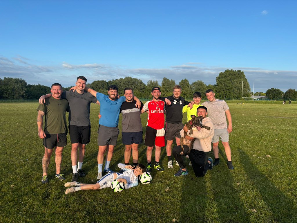 From post to posts⚽️

Cracking first outing for #10MenUnited, thank you to those who joined us for our first kick about. Top set of fellas having a run around and laugh together. 

That’s what community is about, showing up for each other… 

#mensmentalhealth #bettertogether
