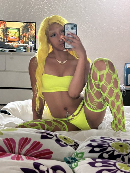 #sunfairy #mirrorselfie  https://t.co/GDkH8AUwh9 https://t.co/msLi0IwnU2<a href="/tag/sunfairy"class="tags">#sunfairy</a><a href="/tag/mirrorselfie"class="tags">#mirrorselfie</a>